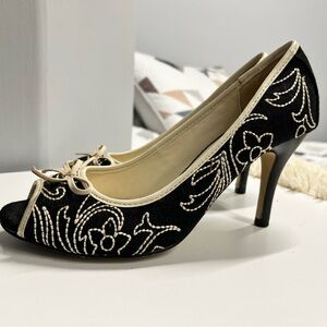 ALDO Black Embroidered Peep Toe Heels Size 38 / 9 Stiletto Pumps